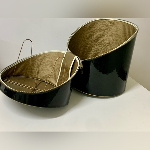 1950s Vintage Blondy Glossy Patent Black Zippered Handled Hat Box - Picture 6 of 16